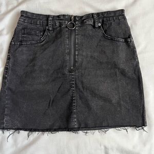 Tilly’s Black high waisted skirt- size 3- never worn